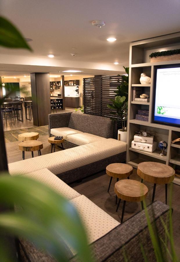 Oxford Suites Portland - Jantzen Beach Exteriör bild