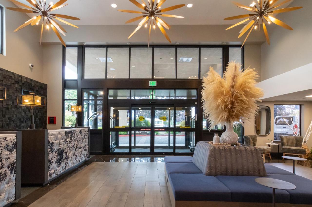 Oxford Suites Portland - Jantzen Beach Exteriör bild