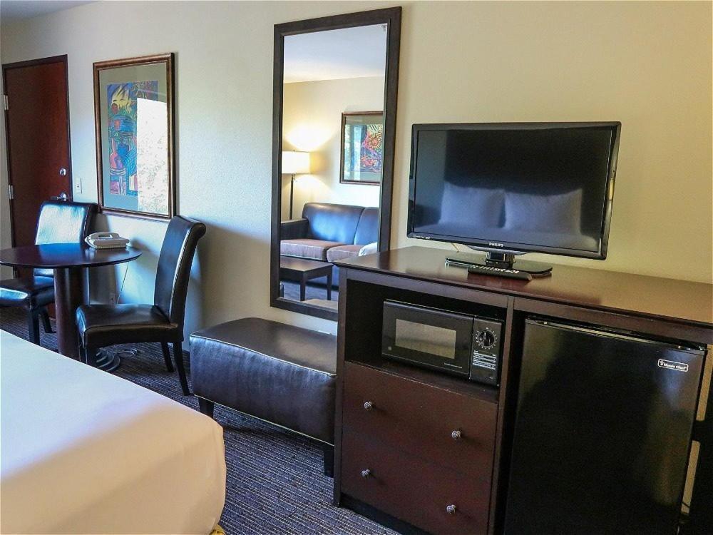 Oxford Suites Portland - Jantzen Beach Exteriör bild