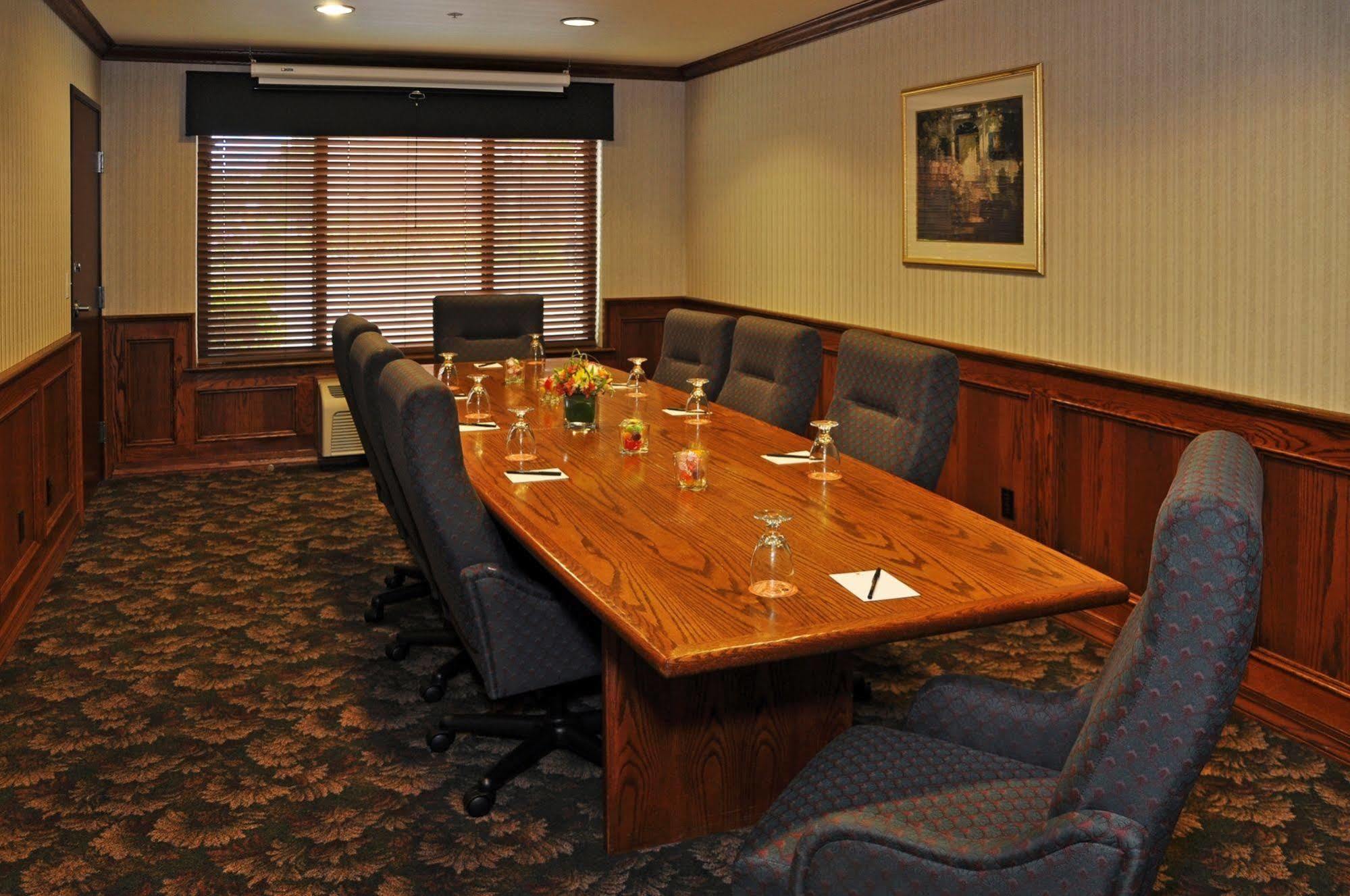 Oxford Suites Portland - Jantzen Beach Bekvämligheter bild